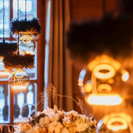 Exquis A 1850, Pres Des Pistes, Jusqu'a 10 Personnes - Fr-1-772-5 * Courchevel